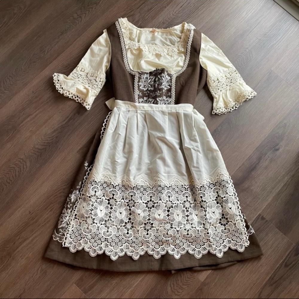 Vintage Rose Dirndl Aus Bayern 3-Pc Set (EU 46/US XL) - Perfect for Oktoberfest!